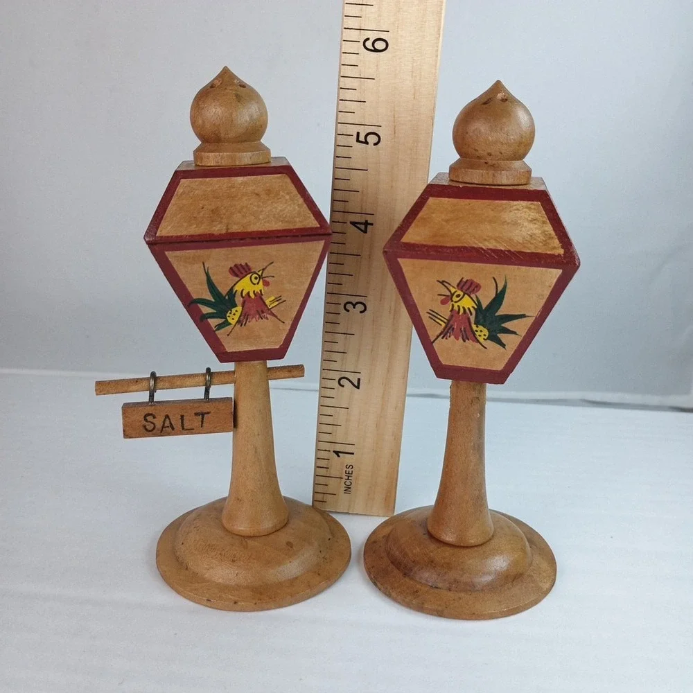 4 Sets Of Vintage Wooden Salt and Pepper Shakers Collectors